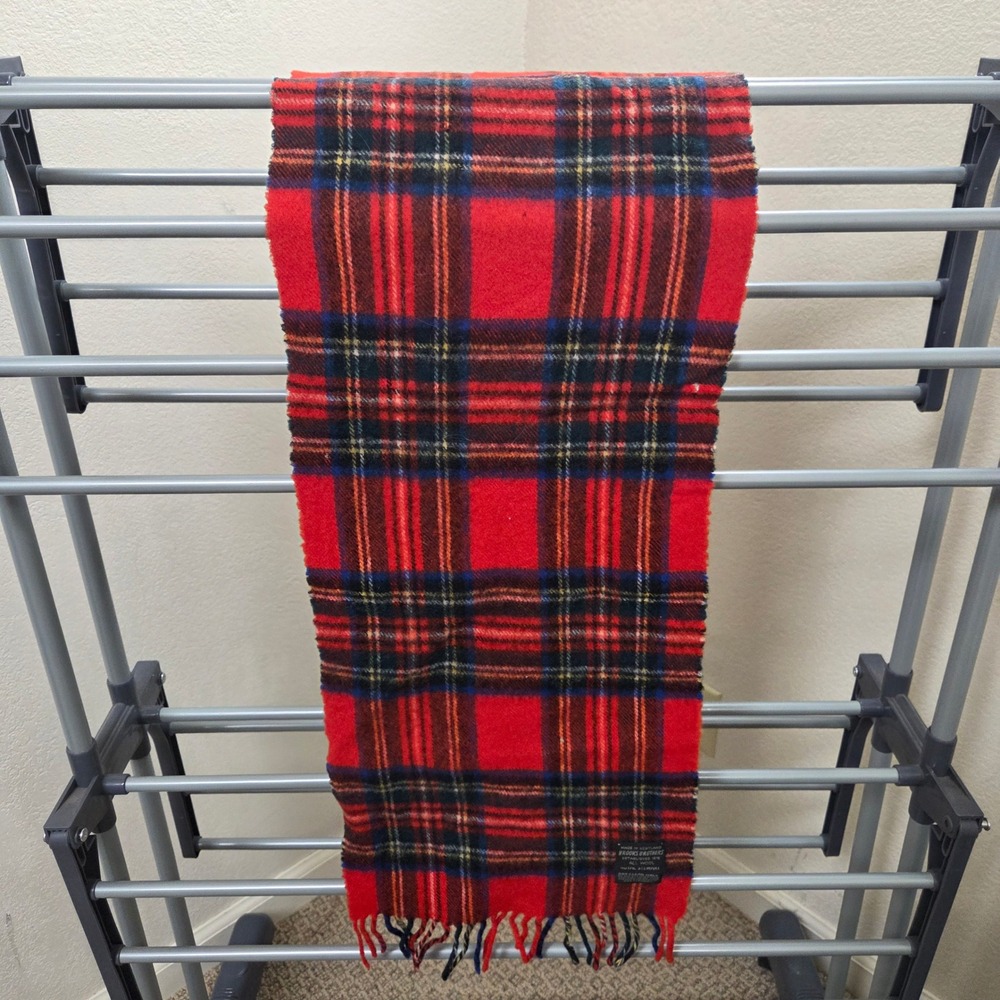 Brooks Brothers Royal Stewart Tartan Plaid Wool Scarf Made in Scotland Red 52x11